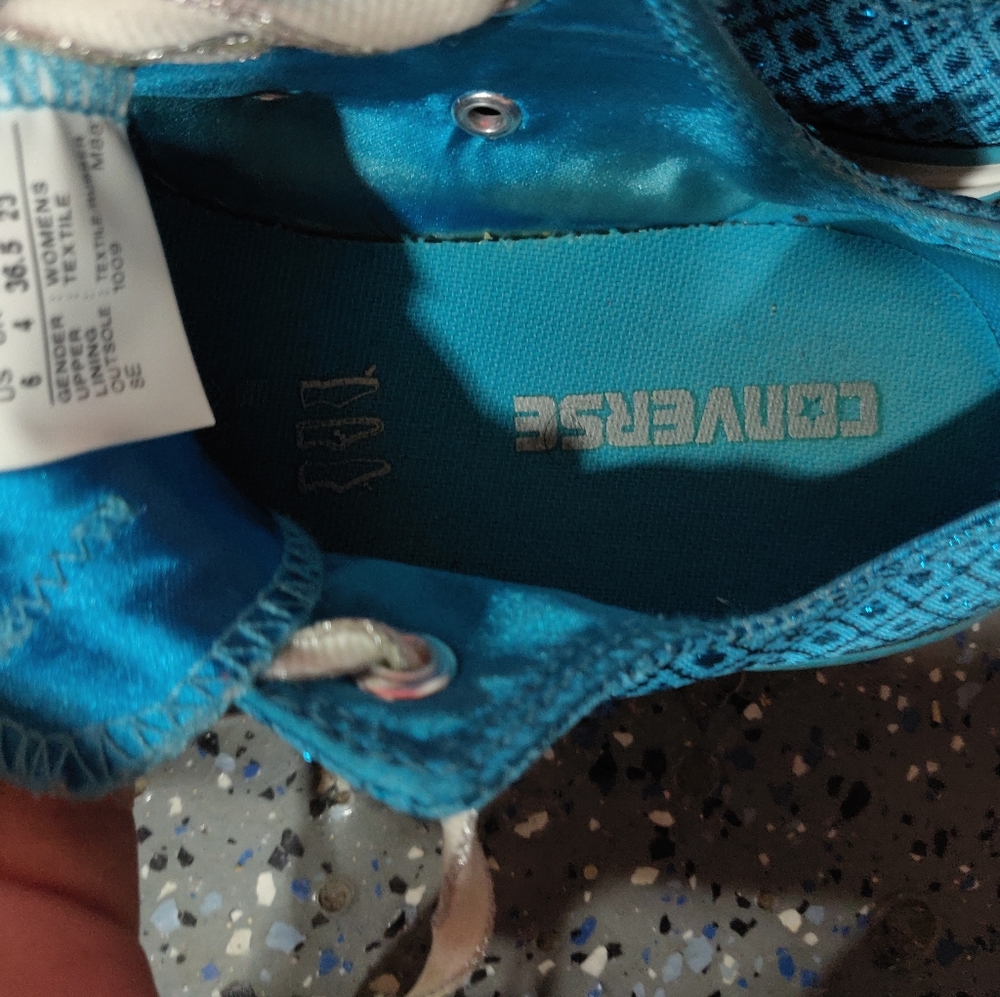 Blue converse - Picture 4 of 4